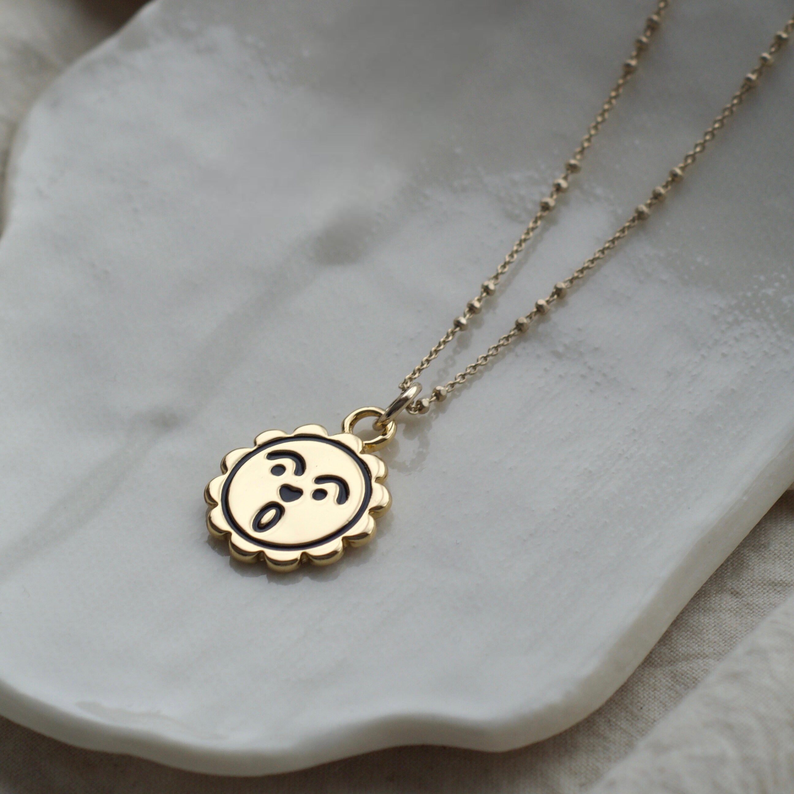 Oh sunny face necklace