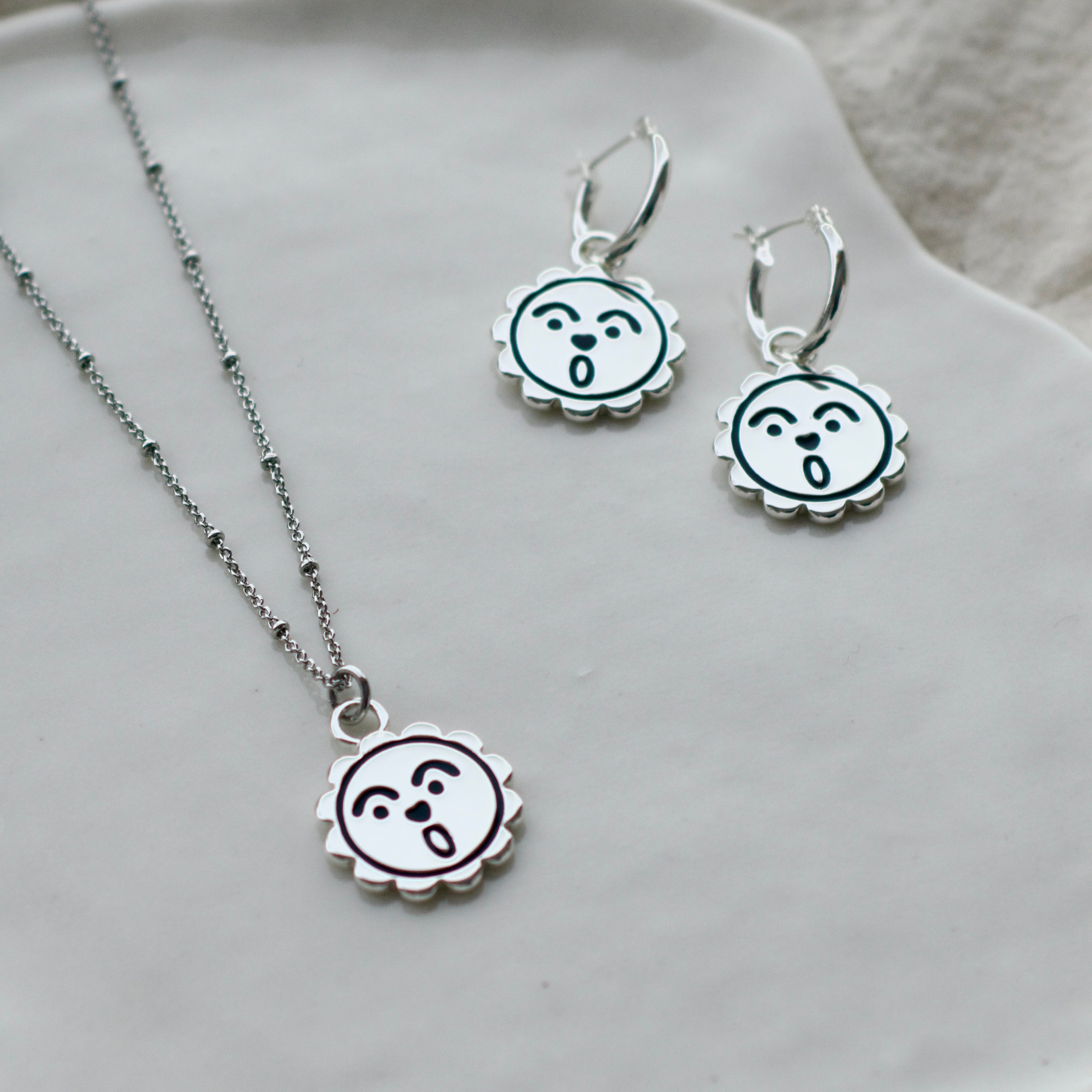 Oh sunny face hoop earrings