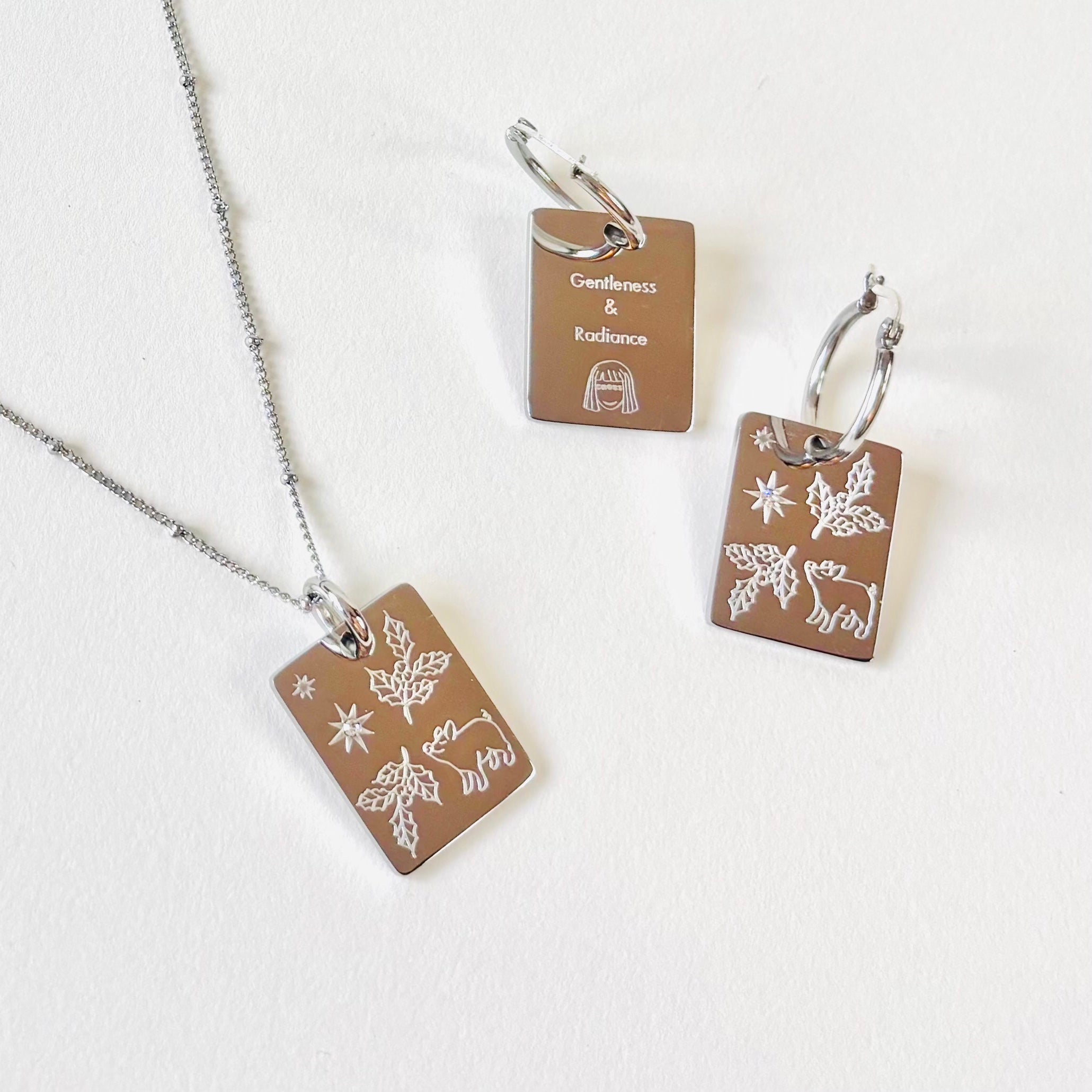 Pig & Holly charm necklace