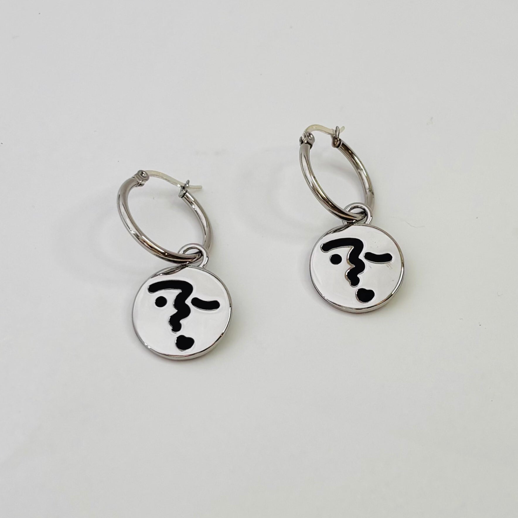 Heart lip face hoop earrings