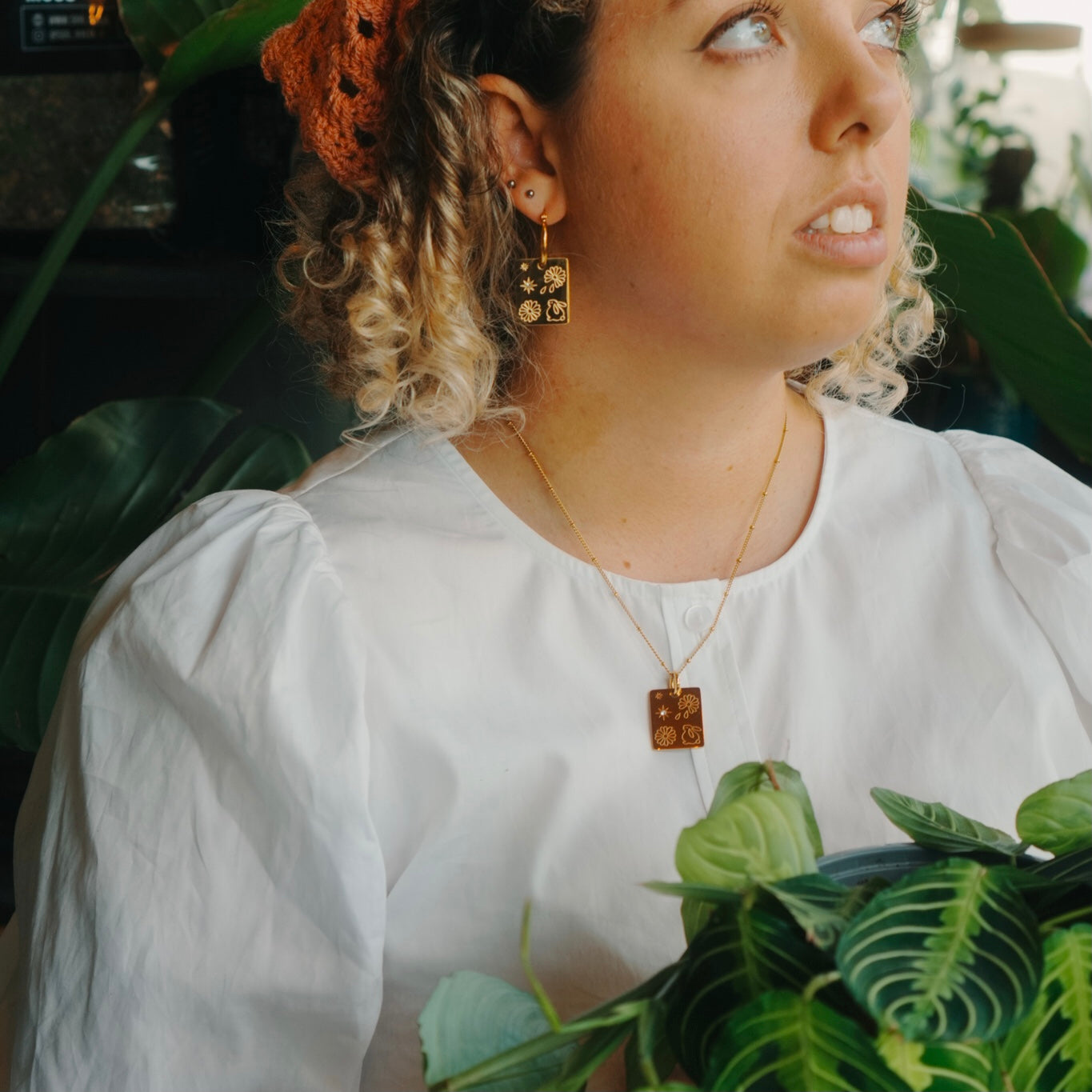 Rabbit & Daisy pendant hoop earrings
