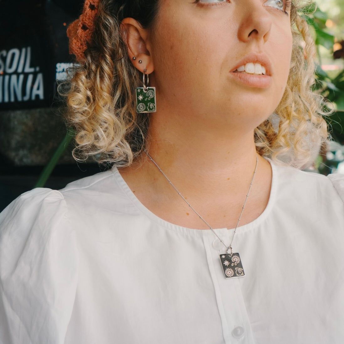 Rabbit & Daisy blossom pendant hoop earrings